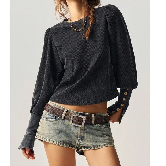 Solid Thermal Knit Puff Button Cuff Long Sleeve Top - Picture 5 of 14